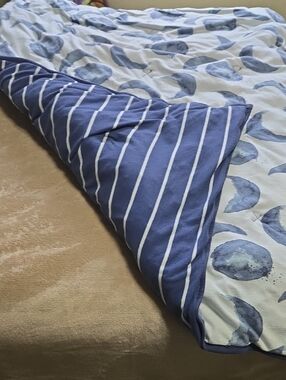 Burt's Bees Baby Reversible Moon Print & Navy Stripe Throw Blanket